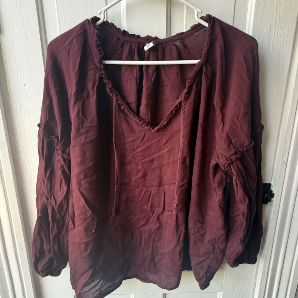 Women's Old Navy Burgundy Top Size Medium